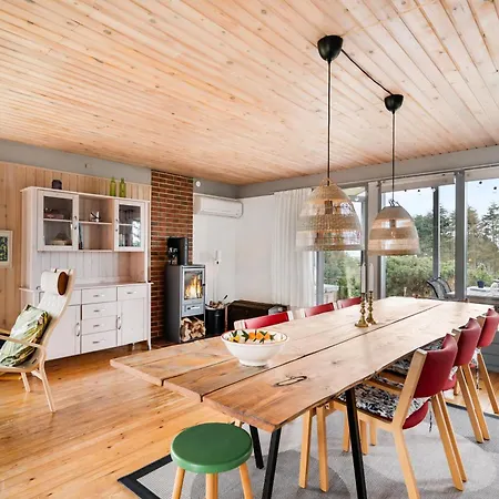 Beautiful In With 3 Bedrooms *